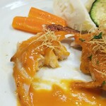 キッチン ブルー グローブ - カダイフを乗せます