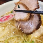 らーめん・つけ麺 吉田商店 - チャーシューは肩ロースとしっぽの部分(๑˃̵ᴗ˂̵)و !