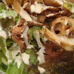 炭火焼鳥 おんどり - 野菜チップのシーザーサラダ