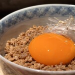 炭焼 おかげさん - 卵黄醤油漬乗せ鶏そぼろ丼