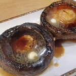 炭火焼鳥 おんどり - バター醤油しいたけ串