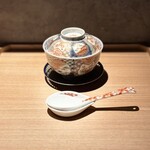 炭焼 おかげさん - 卵黄醤油漬け乗せ鳥そぼろ丼