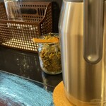 竜胆 - お茶ポットの向こうに瓶がある･･･(・・?