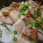 炭火焼鳥 おんどり - 塩豚バラ丼