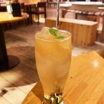 ヨッテマレ酒場 - たんげ琥珀りんごサワー　850円