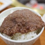 炭火焼肉 牛和鹿 - 