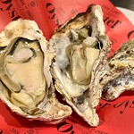 牡蠣屋 - 焼き牡蠣。旨味が強すぎます\(//∇//)\