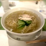 白龍 - 鶏肉細切りスープそば