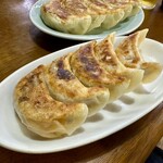 大関 - 白のお皿はキムチ