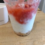 オーガニック ボックス - イチゴ氷、ミルク氷、コーンフレーク