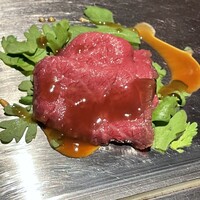 くずし鉄板 あばぐら 神田店 - 和牛と春菊すき焼きソースで