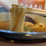 お食事処ほんだ - 麺リフト　　艶々のコシ有り麺♪トロットロのマイルドな餡掛けカレー♪