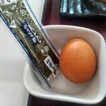 四日市ヒモノ食堂 - 定番の生卵と海苔に