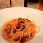 べヴィトーレ - 茄子とベーコンのトマトソースパスタ