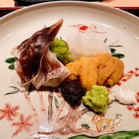 愚直に - トリガイ、ムラサキウニ、白エビのお造り
