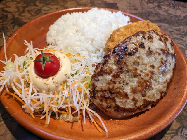 びっくりドンキー 盛岡インター店 前潟 &ndash; ファミレスでステーキと朝食を楽しむ