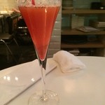PALOMA+1 GASTROBAR - 苺のベリーニです◎