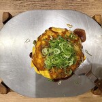 鉄板・お好み焼き 電光石火 - 電光石火そば¥1310内、肉ダブル¥160内　大葉がきいていてうまい