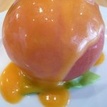 つばめグリル - どの料理にも付いているトマトのファルシーサラダです。