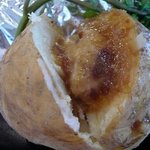 つばめグリル - このベイクドポテトがお腹にヅーンってくるんですよね。