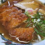 石黒食堂 - カツ入り中華　750円