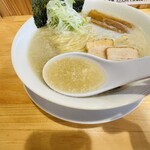 らぁ麺 まっちゃん - 【塩らぁ麺＝スープ】
