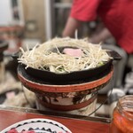 炭火焼 生ラム ジンギスカン だるまや - お通し（野菜とお新香）480円