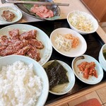 炭火焼肉 味の王者 味道苑 - 