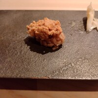 はっこく - アンキモ。これは酒前提の握りですね。