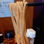 麺屋 真心 - ストレートの平打ち麺