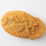 甲賀米粉たい焼き - 料理写真:忍者の里、甲賀からきた！手裏剣と刀を持ったかわいいたい焼き。