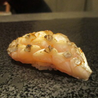 すし大 - 福島県産　太刀魚の炙り。表面をバーナーで炙ってから切れ目を入れてあり、焼きめがとても綺麗です。素晴らしい！