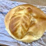やまなかベーカリー - アップル 200円。