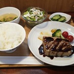 キッチン ブルー グローブ - 鶏挽肉と合鴨と茸のテリーヌ　濃厚バルサミコソース