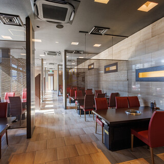 席タイプが充実！テーブル、掘りごたつ等々。幅広いシーンに◎