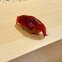 鮨 すづき - 青森県小泊産マグロ赤身、丸友海苔店の海苔はさみ