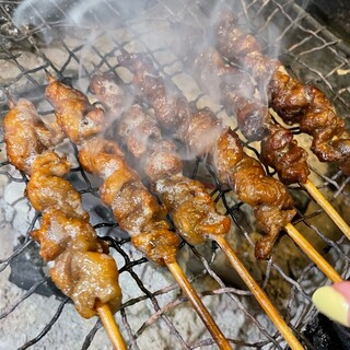 「とり皮ぐるぐる巻き」が人気♪バラエティ豊かなメニューの数々