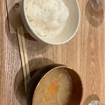 とんかつ成蔵 - ご飯と汁