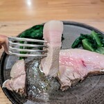 La Stalla - 梅山豚は脂の厚さゆえ火入れが難しいお肉と感じております。赤身と脂身のピークがぴったりとなるのが難しいというか。