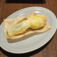 IMPASTO - 花ズッキーニのフリット　1,000円/1本