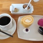 SKIP - 日生の島みかんロールケーキ＋ブレンドコーヒー  750円