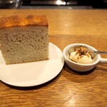 スガハラ - パン & マスカルポーネ + 胡桃 + 蜂蜜