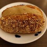 ブーランジェリー セイジアサクラ - 和栗あんぱん 490円