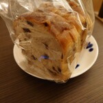 ブーランジェリー セイジアサクラ - レーズン食パン（ハーフ） 450円