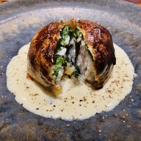 馳走西健一 - 【写真⑧】太刀魚と玉ねぎと大葉のパイ包み焼き、ブールブランソース