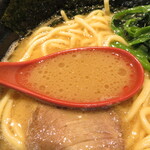 横浜らーめん 源泉 - スープ