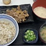 Yoshinoya - 牛皿麦トロ御膳767円→クーポン割引717円