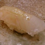 すし家 一柳 - 平目（2014/2）