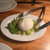 カルネジーオ イースト - 