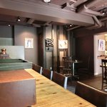 アトリエドアイ - 店内のカウンター席の風景です